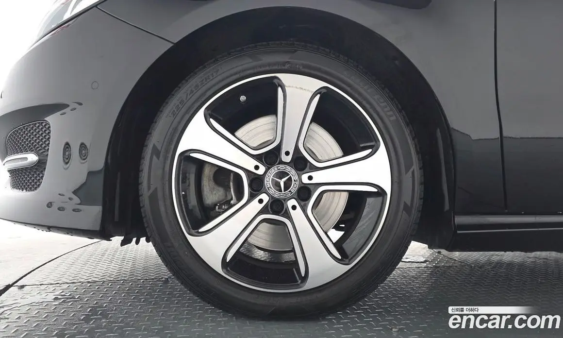 Mercedes-Benz B-Class 2018 2.0 автомат (гидро), фото 4 Mercedes-Benz B-Class 2018 2.0 автомат (гидро), фото 4