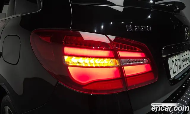 Mercedes-Benz B-Class 2018 2.0 автомат (гидро), миниатюра 8 Mercedes-Benz B-Class 2018 2.0 автомат (гидро), миниатюра 8