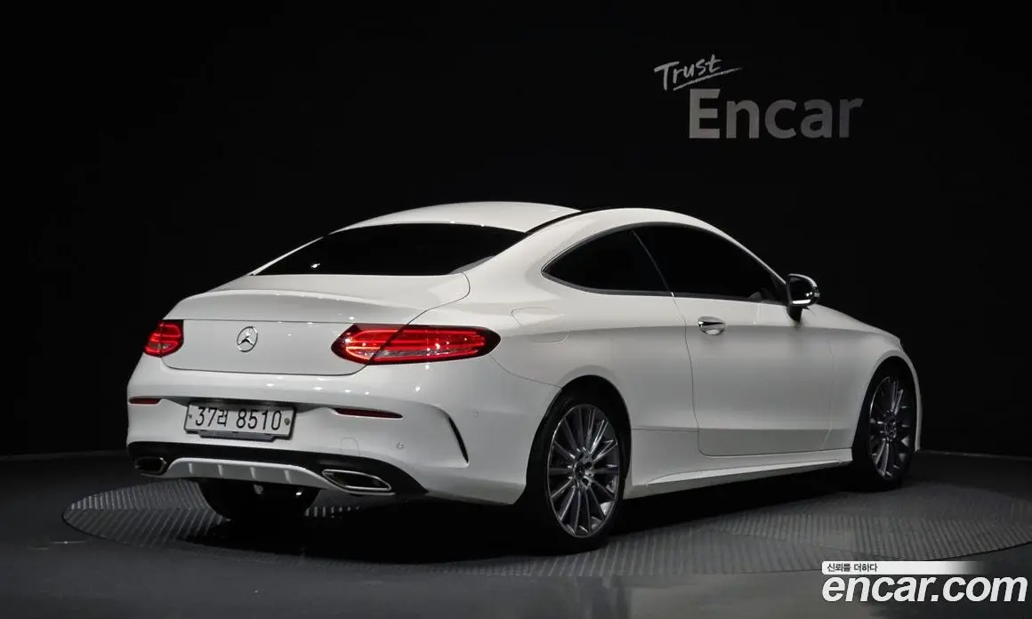 Mercedes-Benz C-Class 2018 2.0 автомат (гидро), фото 2 Mercedes-Benz C-Class 2018 2.0 автомат (гидро), фото 2