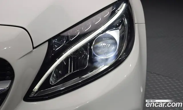 Mercedes-Benz C-Class 2018 2.0 автомат (гидро), миниатюра 8 Mercedes-Benz C-Class 2018 2.0 автомат (гидро), миниатюра 8