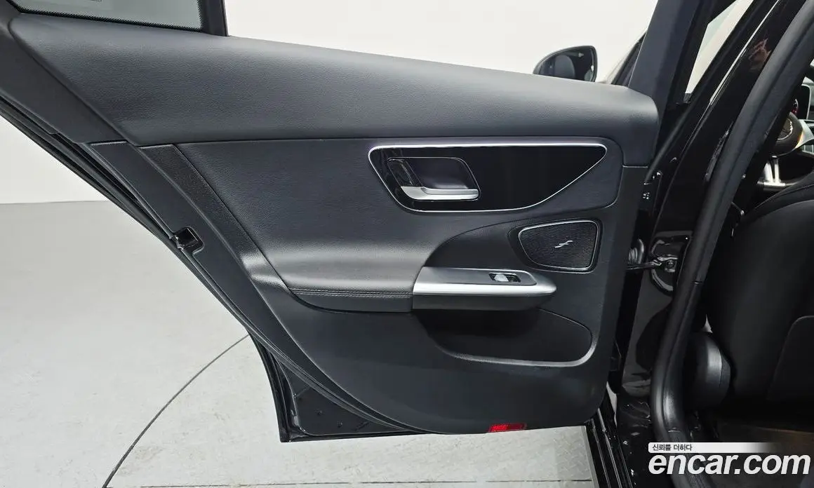 Mercedes-Benz C-Class 2023 2.0 автомат (гидро), фото 15