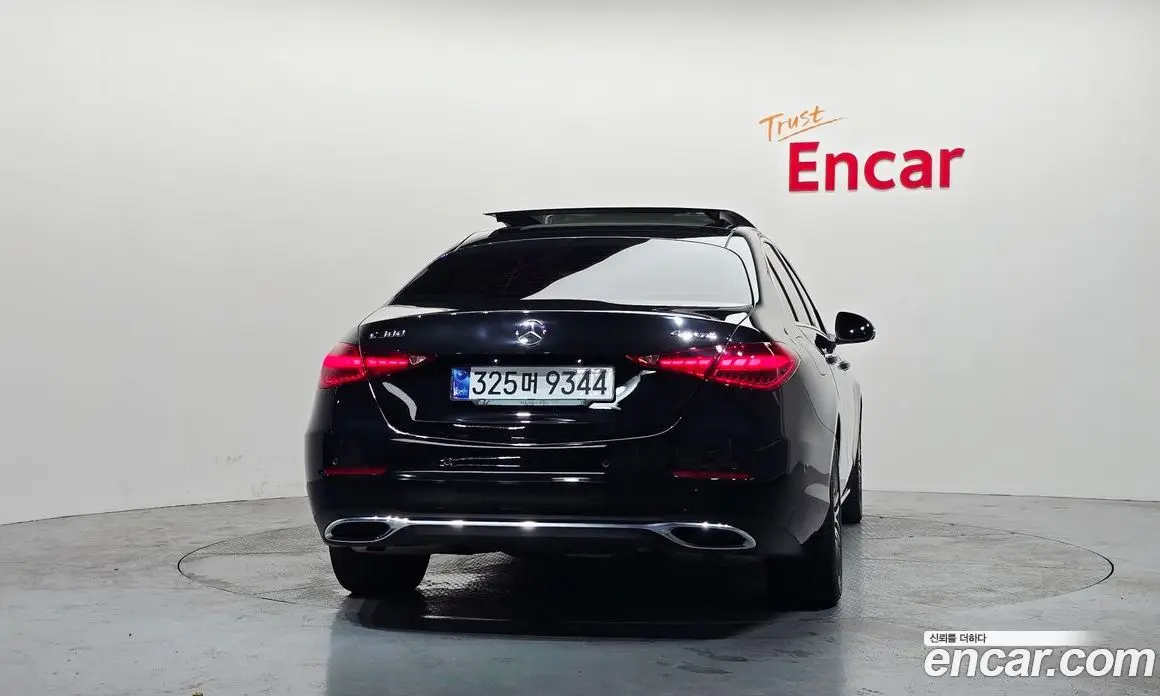 Mercedes-Benz C-Class 2023 2.0 автомат (гидро), фото 4