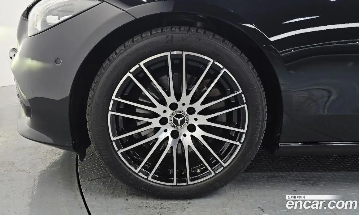 Mercedes-Benz C-Class 2023 2.0 автомат (гидро), фото 5