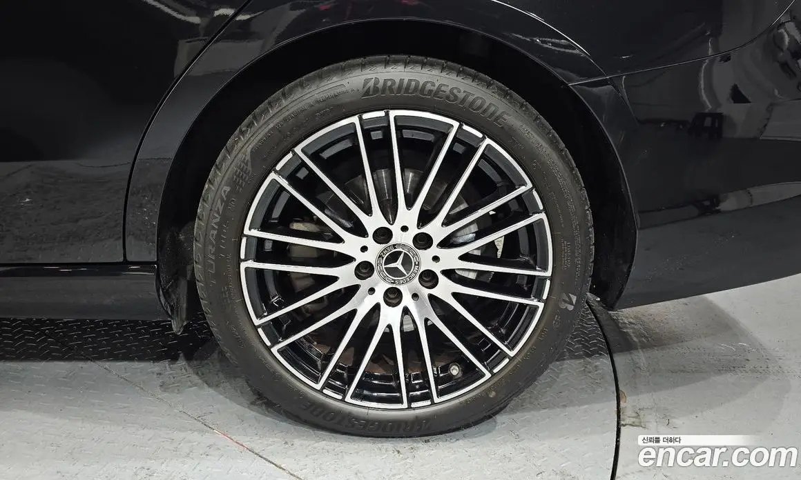 Mercedes-Benz C-Class 2023 2.0 автомат (гидро), фото 7