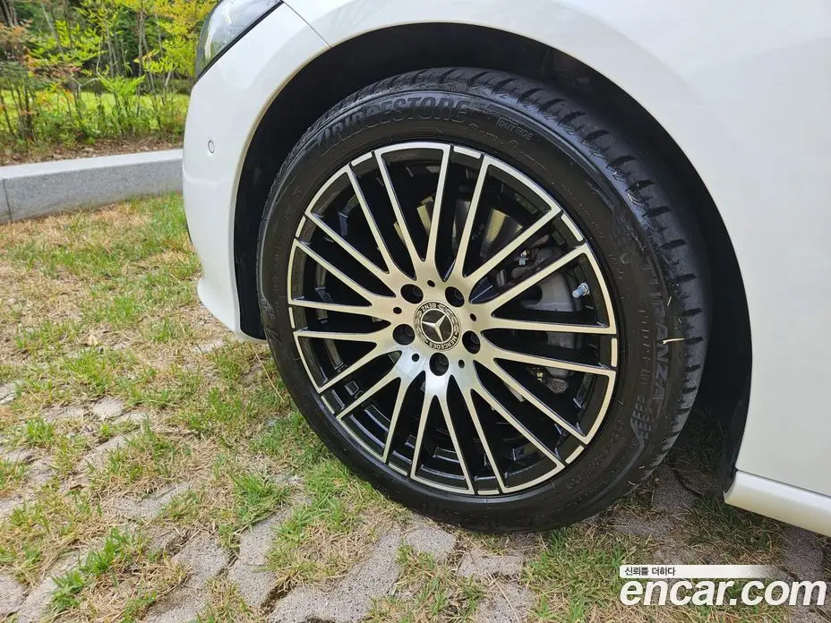 Mercedes-Benz C-Class 2024 2.0 автомат (гидро), фото 6 Mercedes-Benz C-Class 2024 2.0 автомат (гидро), фото 6
