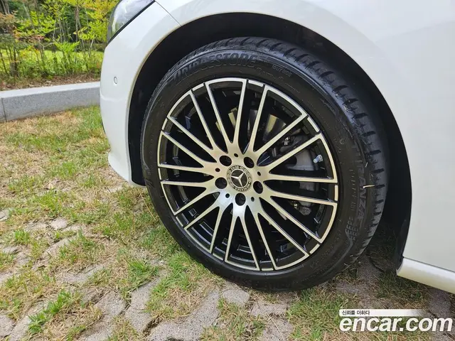 Mercedes-Benz C-Class 2024 2.0 автомат (гидро), миниатюра 6 Mercedes-Benz C-Class 2024 2.0 автомат (гидро), миниатюра 6