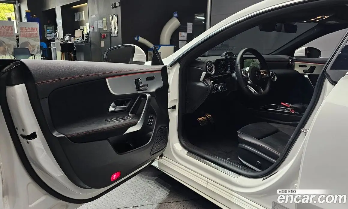 Mercedes-Benz CLA-Class 2023 2.0 автомат (гидро), фото 13