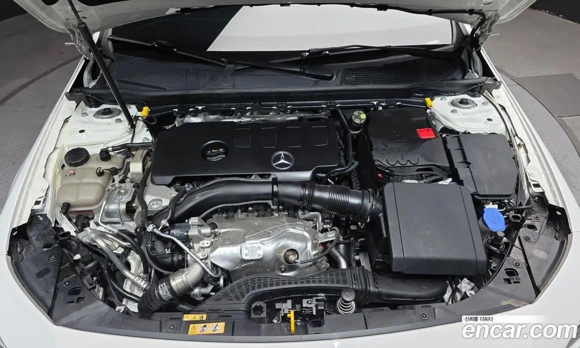 Mercedes-Benz CLA-Class 2023 2.0 автомат (гидро), фото 6