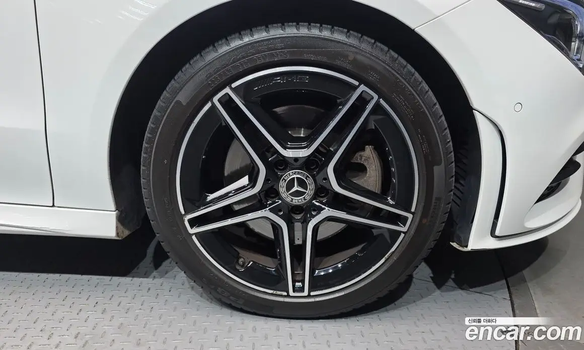 Mercedes-Benz CLA-Class 2023 2.0 автомат (гидро), фото 7
