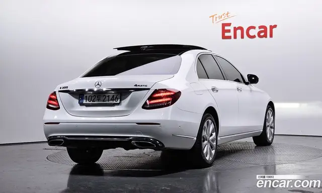 Mercedes-Benz E-Class 2017 2.0 автомат (гидро), миниатюра 2