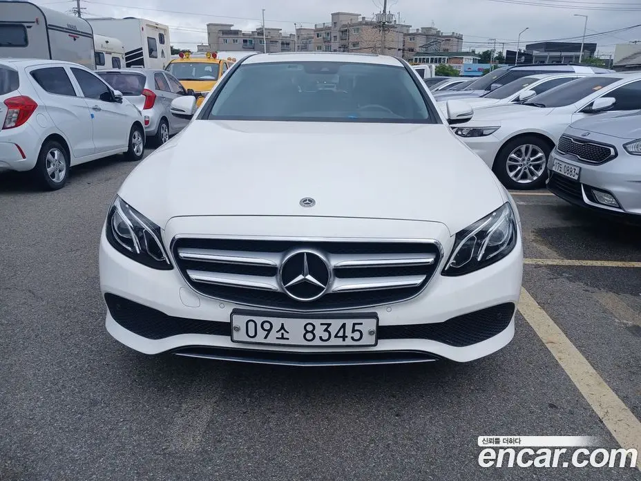 Mercedes-Benz E-Class 2017 2.0 автомат (гидро), фото 1 Mercedes-Benz E-Class 2017 2.0 автомат (гидро), фото 1