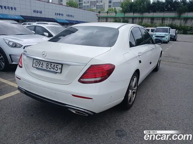 Mercedes-Benz E-Class 2017 2.0 автомат (гидро), миниатюра 3 Mercedes-Benz E-Class 2017 2.0 автомат (гидро), миниатюра 3