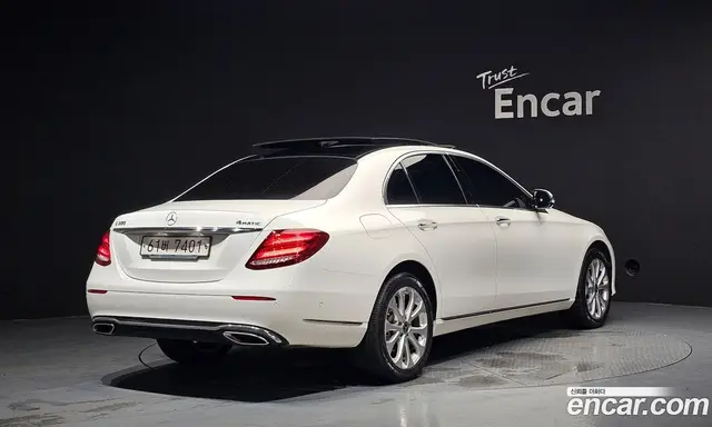 Mercedes-Benz E-Class 2019 2.0 автомат (гидро), миниатюра 2 Mercedes-Benz E-Class 2019 2.0 автомат (гидро), миниатюра 2