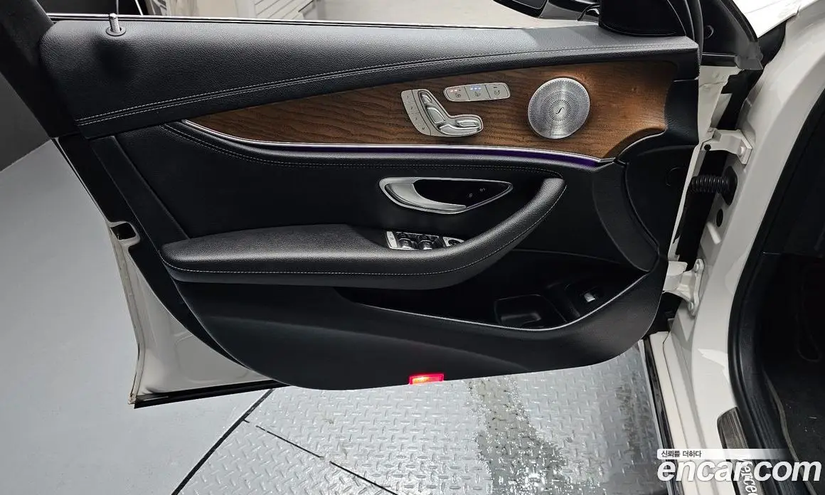 Mercedes-Benz E-Class 2019 2.0 автомат (гидро), фото 14 Mercedes-Benz E-Class 2019 2.0 автомат (гидро), фото 14