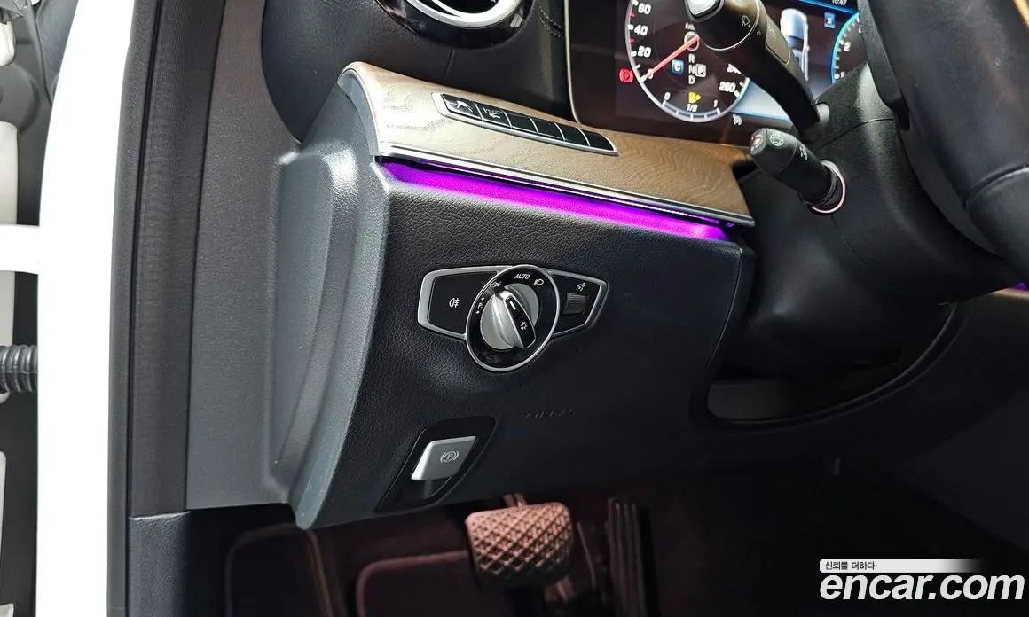 Mercedes-Benz E-Class 2019 2.0 автомат (гидро), фото 30 Mercedes-Benz E-Class 2019 2.0 автомат (гидро), фото 30