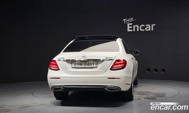 Mercedes-Benz E-Class 2019 2.0 автомат (гидро), миниатюра 4 Mercedes-Benz E-Class 2019 2.0 автомат (гидро), миниатюра 4