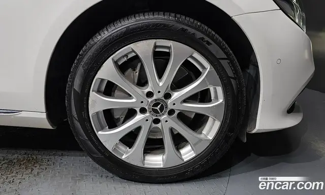 Mercedes-Benz E-Class 2019 2.0 автомат (гидро), миниатюра 7 Mercedes-Benz E-Class 2019 2.0 автомат (гидро), миниатюра 7