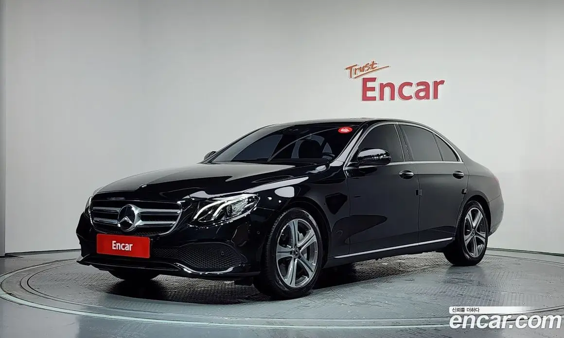 Mercedes-Benz E-Class 2019 2.0 автомат (гидро), фото 1 Mercedes-Benz E-Class 2019 2.0 автомат (гидро), фото 1