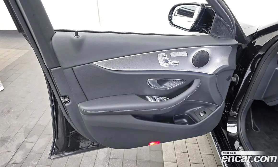 Mercedes-Benz E-Class 2019 2.0 автомат (гидро), фото 14 Mercedes-Benz E-Class 2019 2.0 автомат (гидро), фото 14