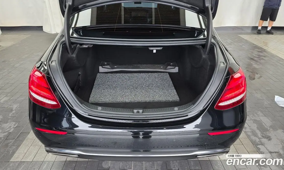 Mercedes-Benz E-Class 2019 2.0 автомат (гидро), фото 26 Mercedes-Benz E-Class 2019 2.0 автомат (гидро), фото 26