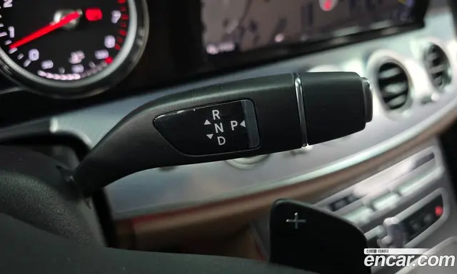 Mercedes-Benz E-Class 2019 2.0 автомат (гидро), миниатюра 12