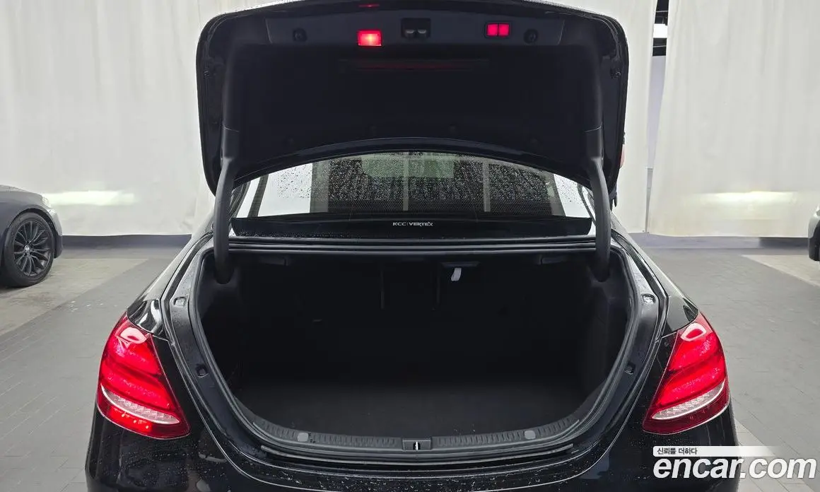 Mercedes-Benz E-Class 2019 2.0 автомат (гидро), фото 26 Mercedes-Benz E-Class 2019 2.0 автомат (гидро), фото 26