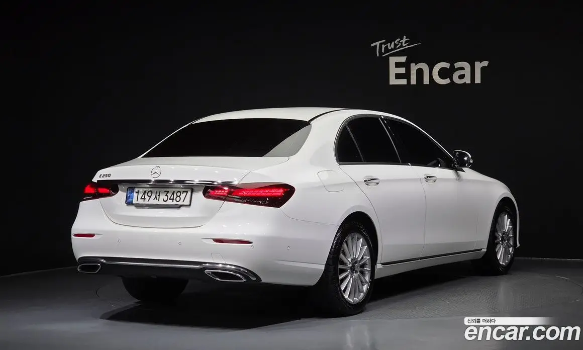 Mercedes-Benz E-Class 2022 2.0 автомат (гидро), фото 2 Mercedes-Benz E-Class 2022 2.0 автомат (гидро), фото 2