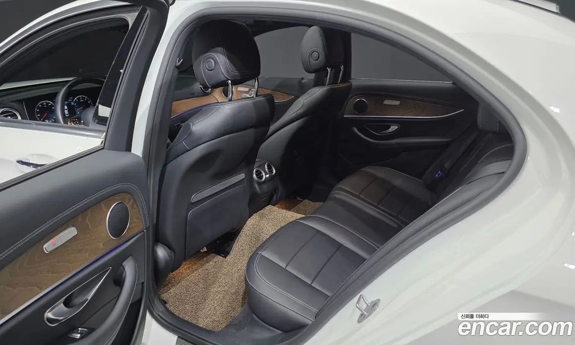 Mercedes-Benz E-Class 2022 2.0 автомат (гидро), фото 16 Mercedes-Benz E-Class 2022 2.0 автомат (гидро), фото 16