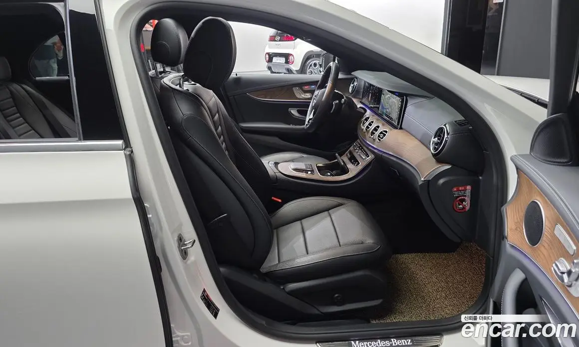 Mercedes-Benz E-Class 2022 2.0 автомат (гидро), фото 17 Mercedes-Benz E-Class 2022 2.0 автомат (гидро), фото 17