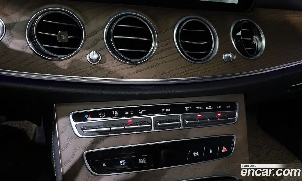Mercedes-Benz E-Class 2022 2.0 автомат (гидро), фото 27 Mercedes-Benz E-Class 2022 2.0 автомат (гидро), фото 27