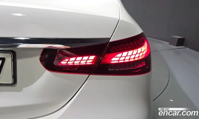 Mercedes-Benz E-Class 2022 2.0 автомат (гидро), миниатюра 9 Mercedes-Benz E-Class 2022 2.0 автомат (гидро), миниатюра 9
