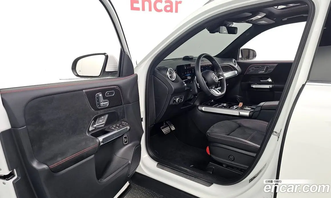 Mercedes-Benz GLB-Class 2024 2.0 автомат (гидро), фото 13