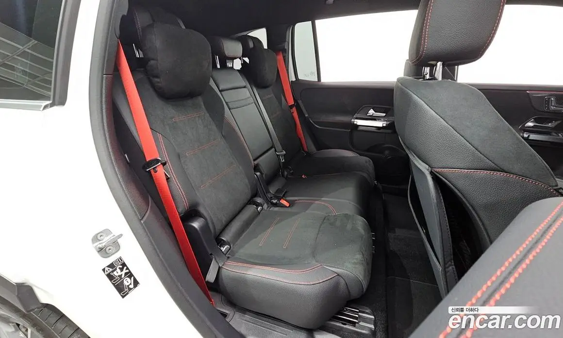 Mercedes-Benz GLB-Class 2024 2.0 автомат (гидро), фото 23