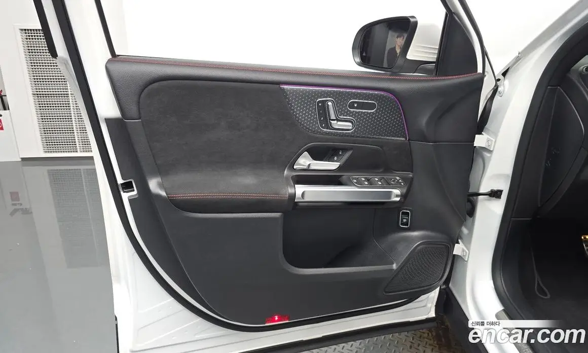 Mercedes-Benz GLB-Class 2025 2.0 автомат (гидро), фото 13