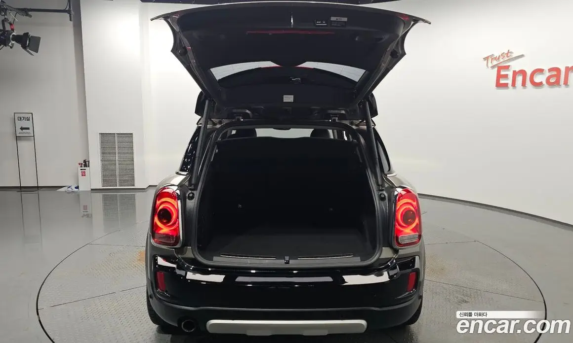 Mini Countryman 2018 2.0 автомат (гидро), фото 32 Mini Countryman 2018 2.0 автомат (гидро), фото 32