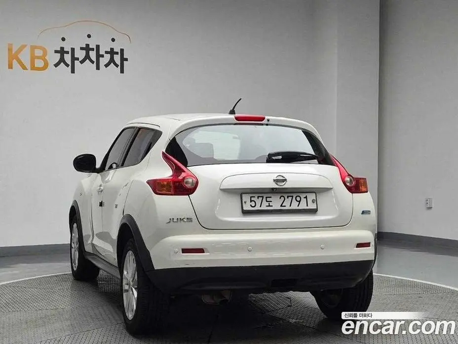 Nissan Juke 2013 1.6 автомат (гидро), фото 2 Nissan Juke 2013 1.6 автомат (гидро), фото 2