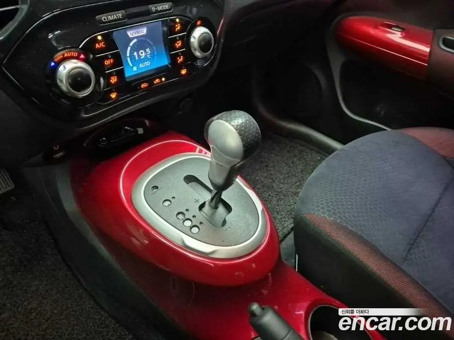 Nissan Juke 2013 1.6 автомат (гидро), фото 8 Nissan Juke 2013 1.6 автомат (гидро), фото 8