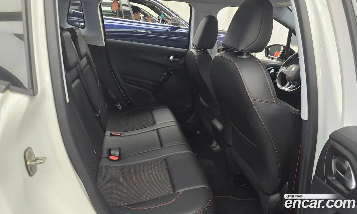 Peugeot 2008 2018 1.6 автомат (гидро), фото 11