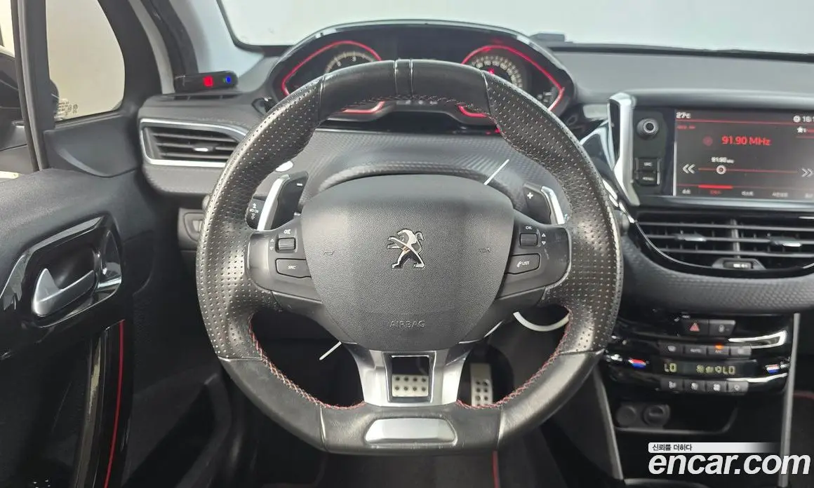 Peugeot 2008 2018 1.6 автомат (гидро), фото 12