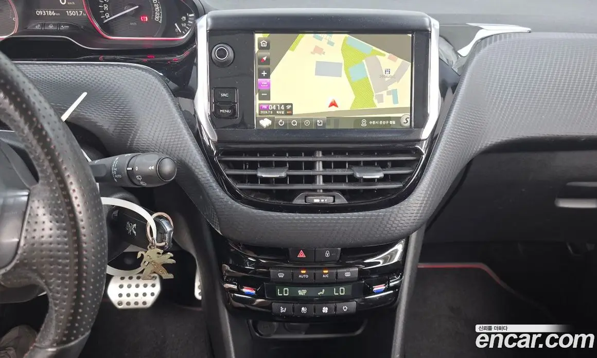 Peugeot 2008 2018 1.6 автомат (гидро), фото 13
