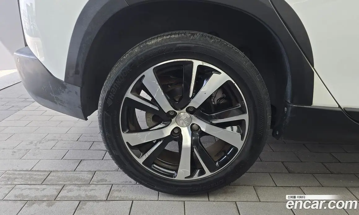 Peugeot 2008 2018 1.6 автомат (гидро), фото 5