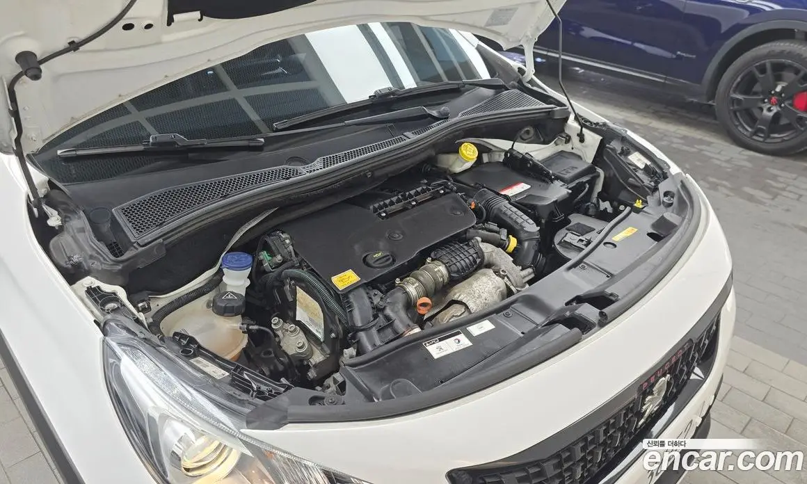 Peugeot 2008 2018 1.6 автомат (гидро), фото 6