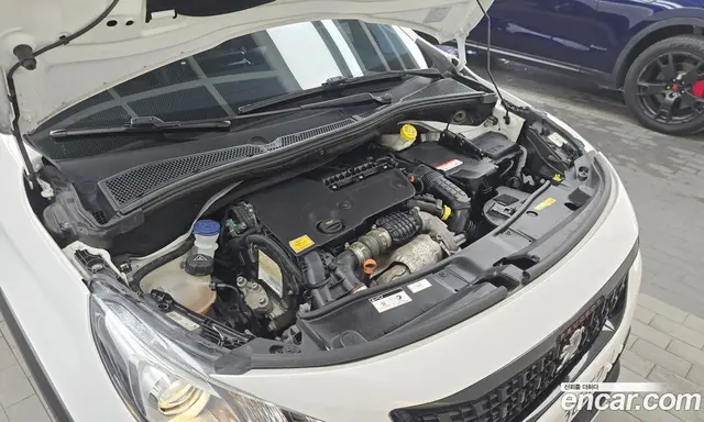 Peugeot 2008 2018 1.6 автомат (гидро), миниатюра 6