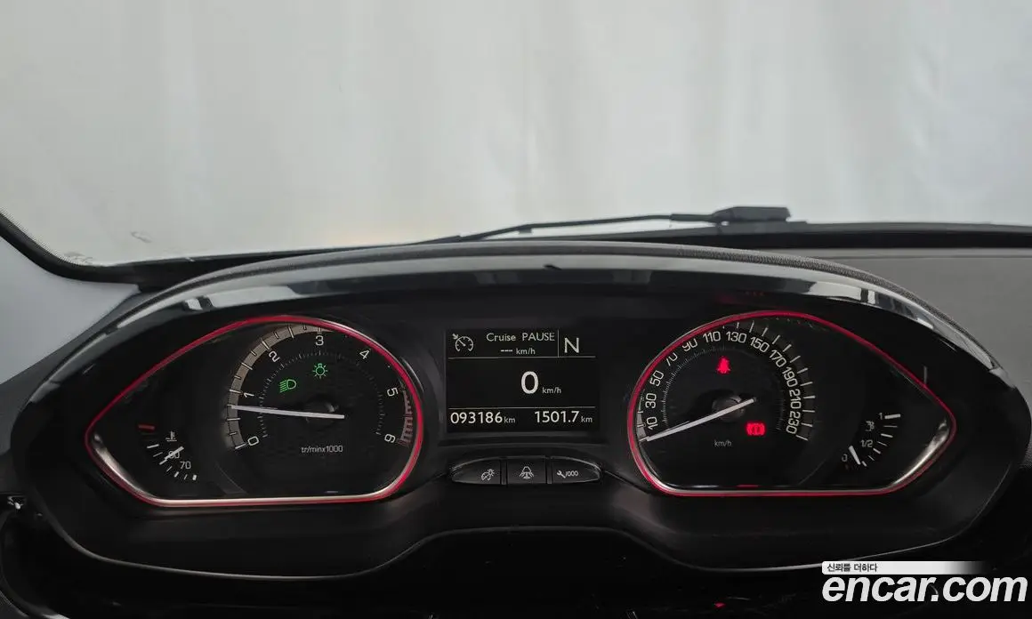 Peugeot 2008 2018 1.6 автомат (гидро), фото 8