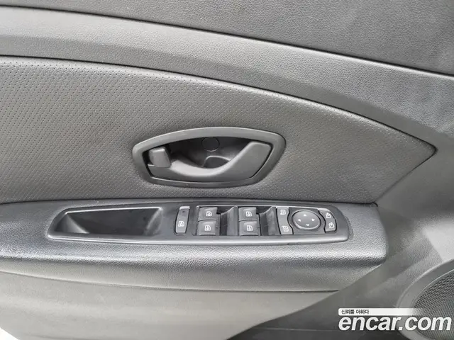Renault (Samsung) SM3 2018 1.6 автомат (гидро), миниатюра 10 Renault (Samsung) SM3 2018 1.6 автомат (гидро), миниатюра 10