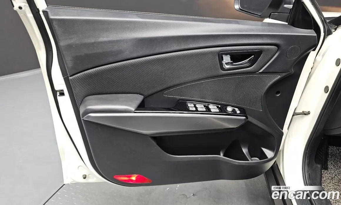 SsangYong TIBOLI 2017 1.6 автомат (гидро), фото 14 SsangYong TIBOLI 2017 1.6 автомат (гидро), фото 14