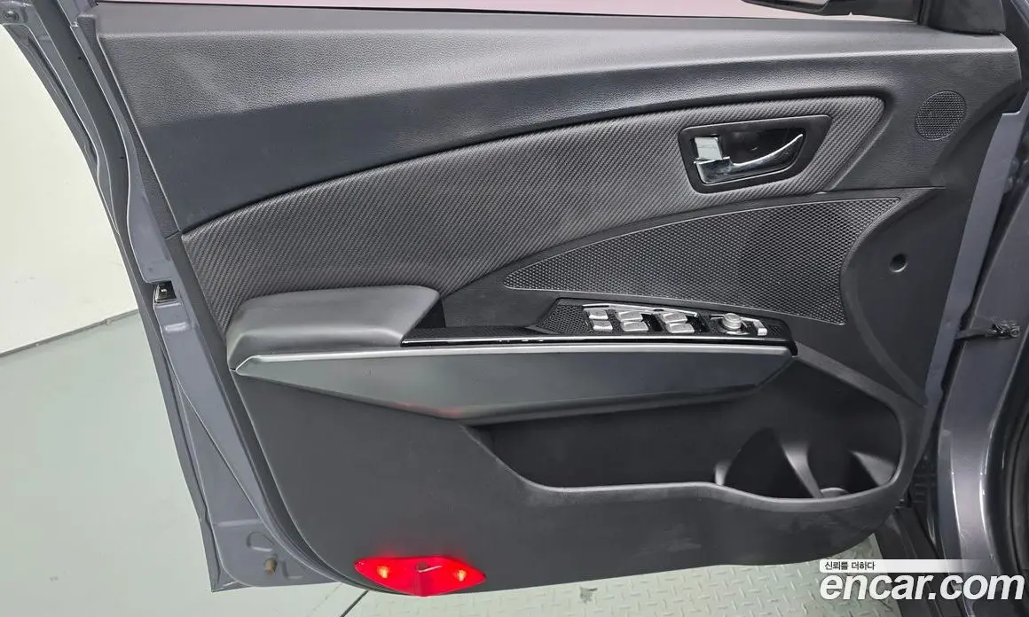 SsangYong TIBOLI 2018 1.6 автомат (гидро), фото 14 SsangYong TIBOLI 2018 1.6 автомат (гидро), фото 14