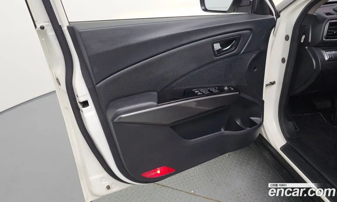 SsangYong TIBOLI 2019 1.5 автомат (гидро), фото 14 SsangYong TIBOLI 2019 1.5 автомат (гидро), фото 14