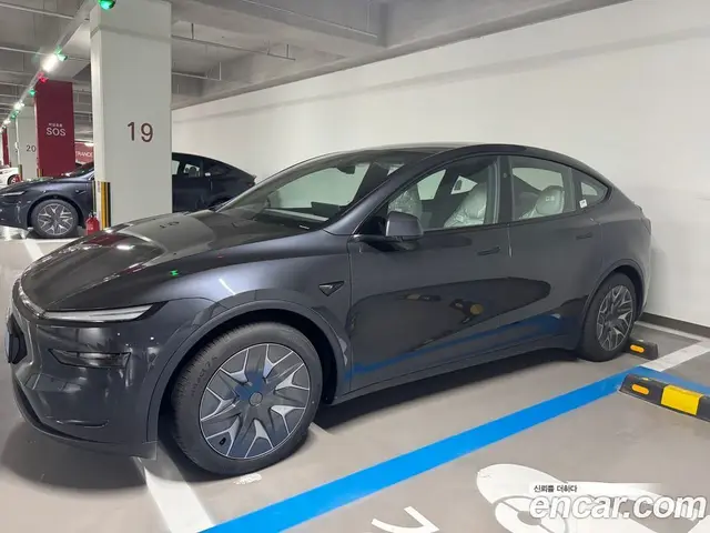 Tesla Model Y 2026 1.0 автомат (гидро), миниатюра 2 Tesla Model Y 2026 1.0 автомат (гидро), миниатюра 2