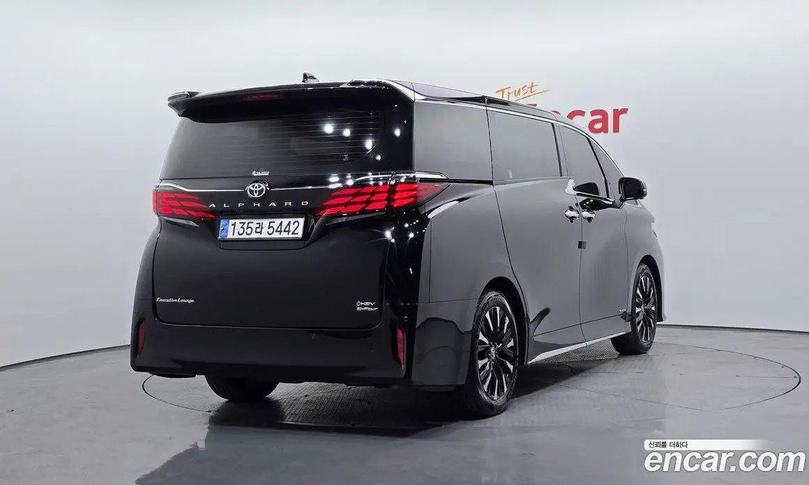 Toyota Alphard 2024 2.5 автомат (гидро), фото 2 Toyota Alphard 2024 2.5 автомат (гидро), фото 2